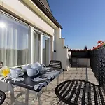 The Queen Luxury Apartments - Villa Vinicia