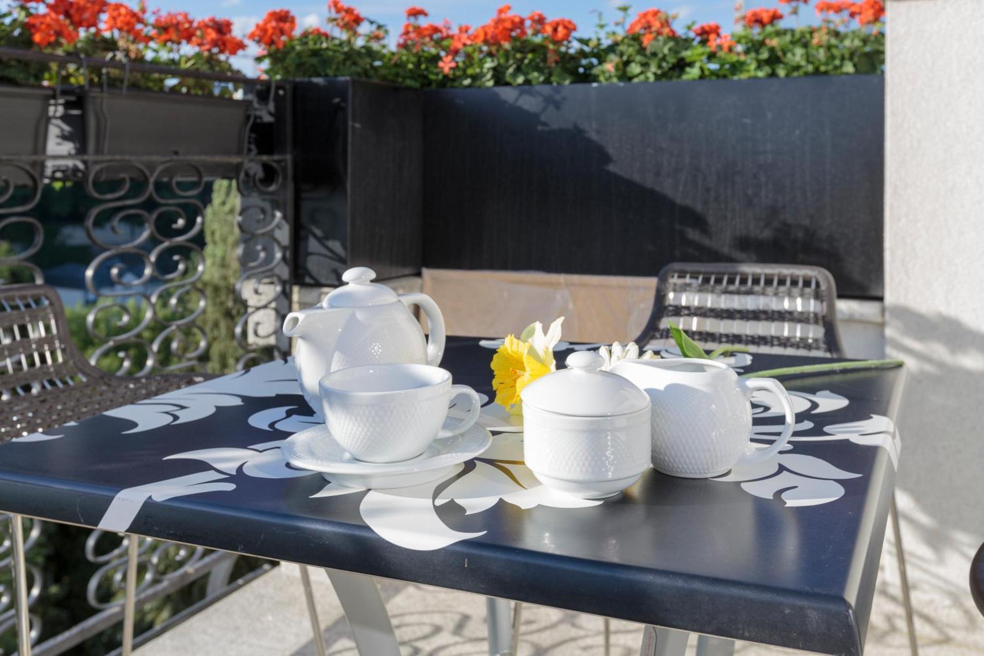 The Queen Luxury - Vinicia Luxembourg