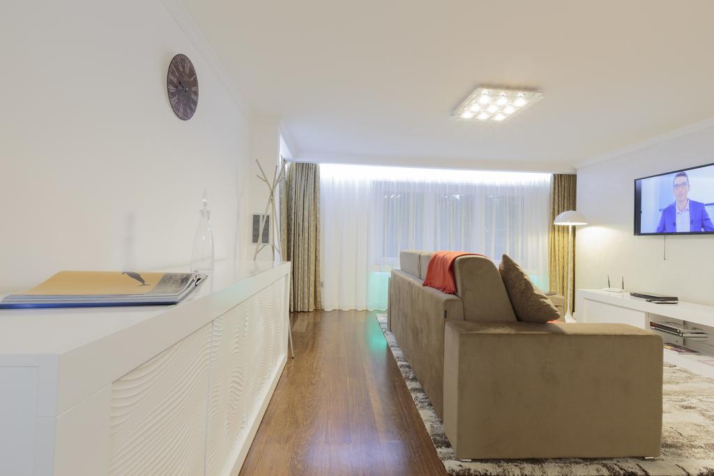 The Queen Luxury - Vinicia