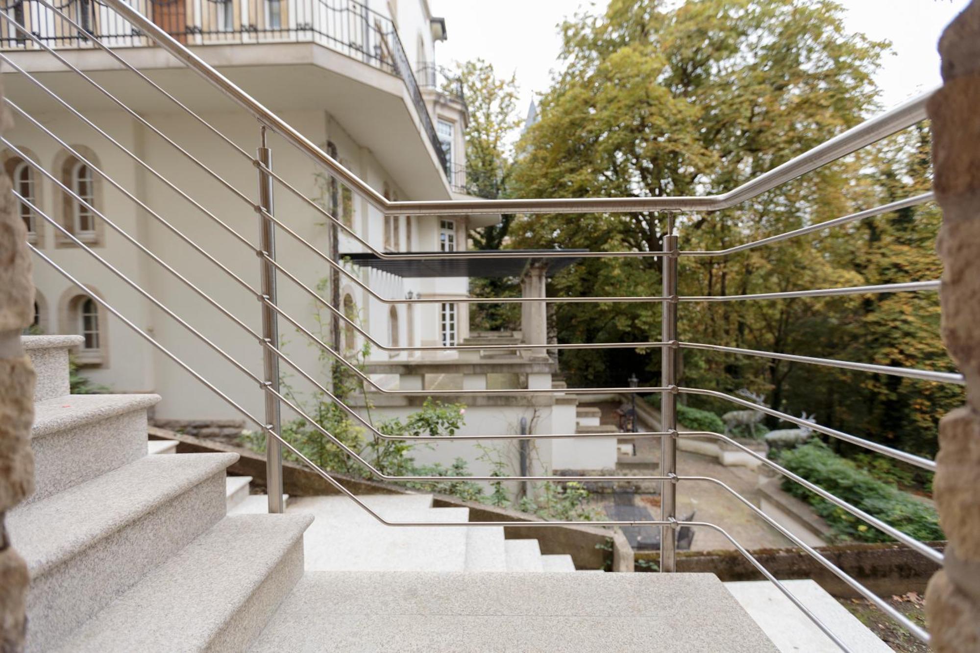 The Queen Luxury - Vinicia Apartment *